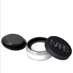 NEW IN BOX NARS Light Reflecting Loose Setting Powder in Translucent Crystal
